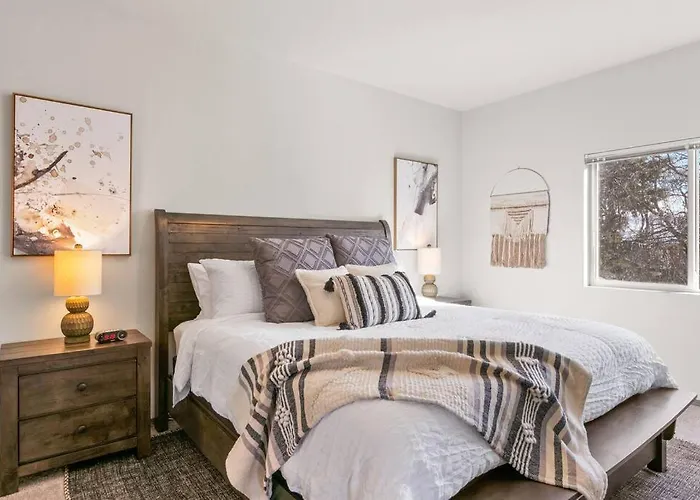 New 2 Bed 2 Bath Near Perry Dist And Dt